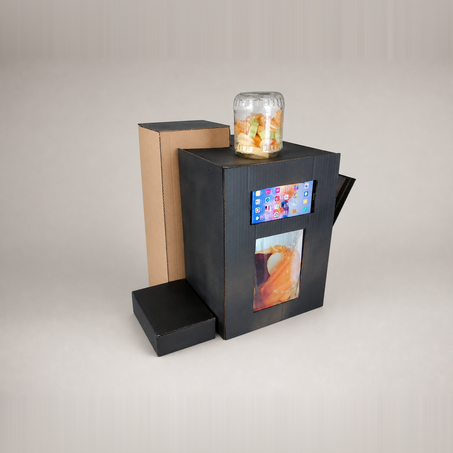 Smart-Juicer-Prototyp mit Touchscreen, Sichtfenster und Fruchtkapsel